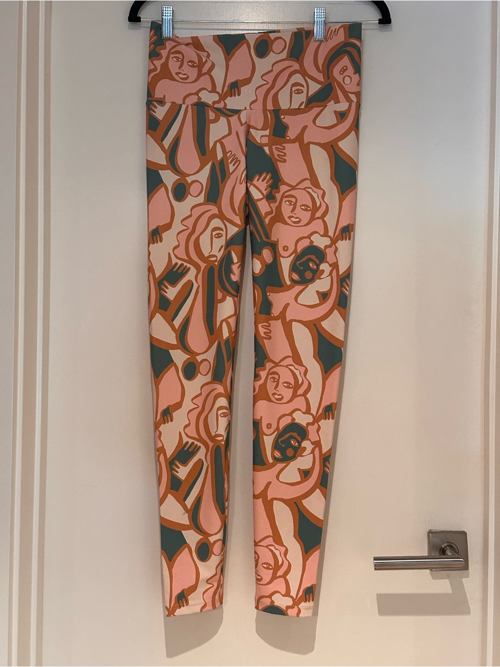 High-Waist Women's Leggings in Pink & Green Abstract Print - size M NWT